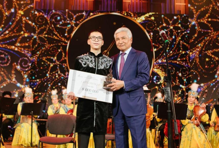 Қарағандылық жас домбырашы Грузияда өткен Халықаралық байқауда бас жүлдені жеңіп алды