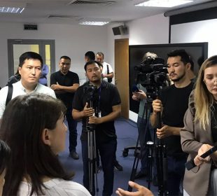 Назарбаев мектебіндегі наразылық: Не үшін қазақ сыныптарына көбірек грант берілмейді?